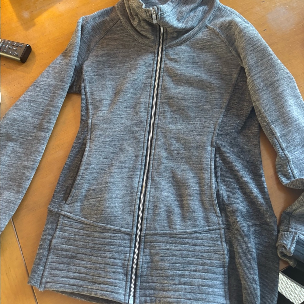 Lululemon Athletica Heathered Gray Zip-Up Jacket- rare size 10